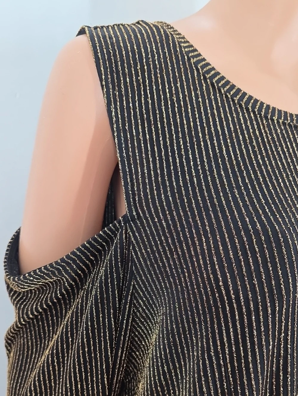 Michael Kors Gold Black Sparkle Metallic Cold Shoulder Top Women's‎ Size 1X